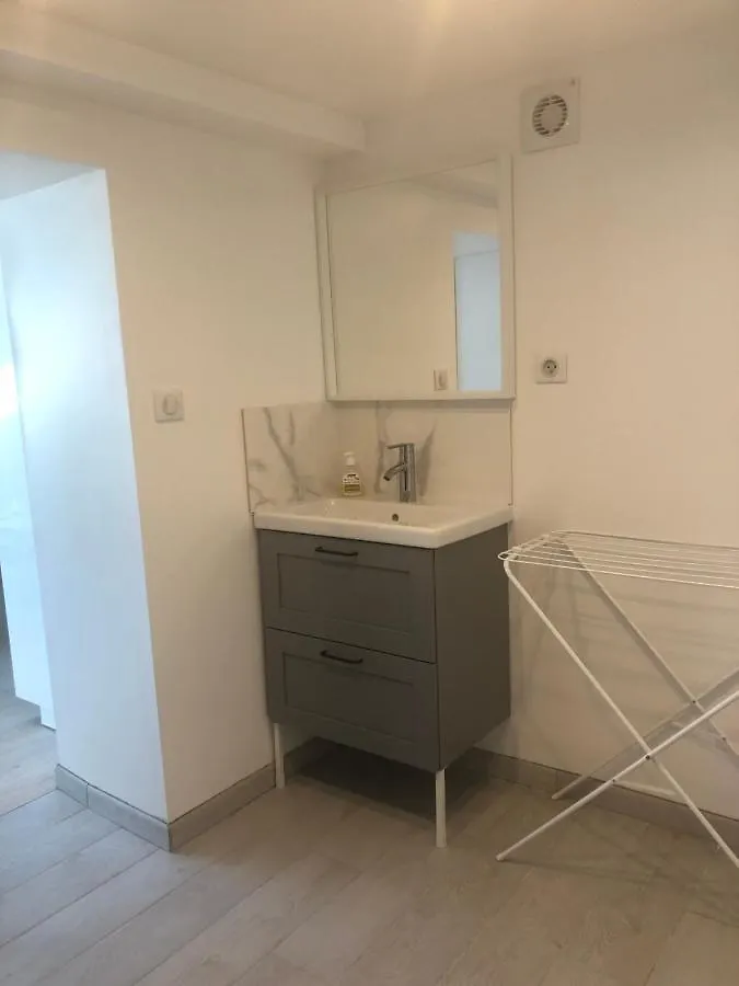 Appartement paisible proche centre ville Bron