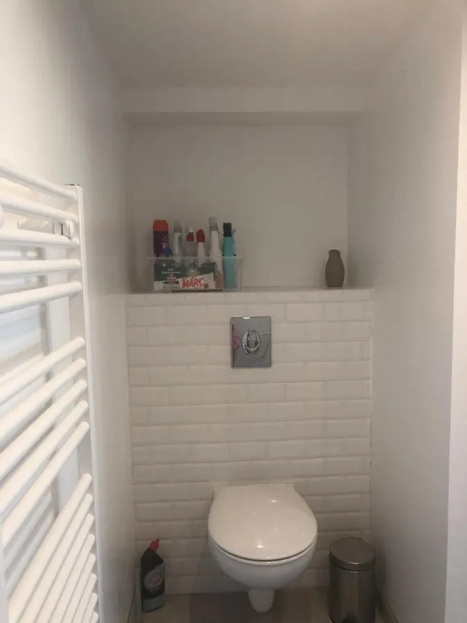 Appartement paisible proche centre ville Bron France